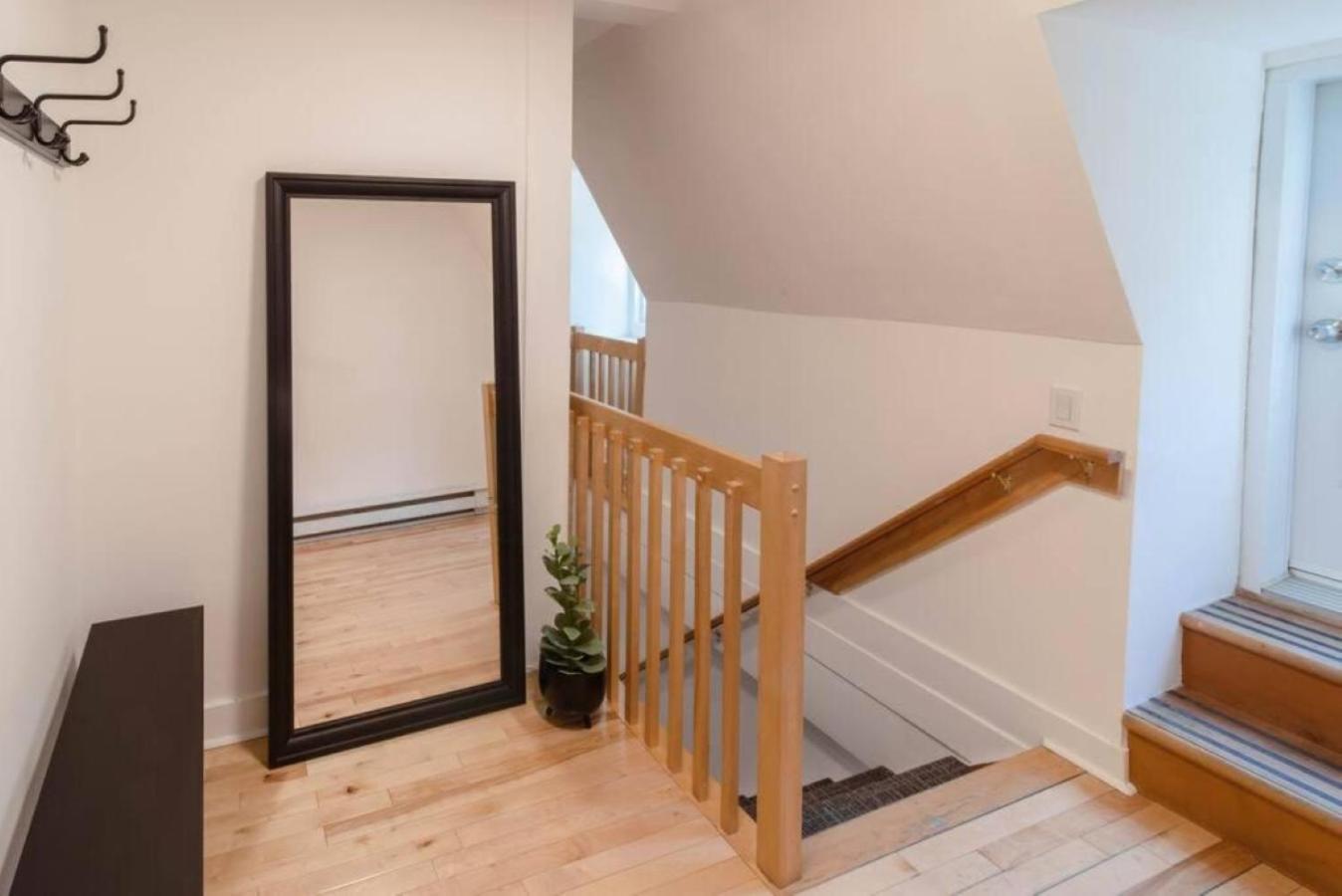 Golden Cross // Typical Old Quebec Appartement Экстерьер фото