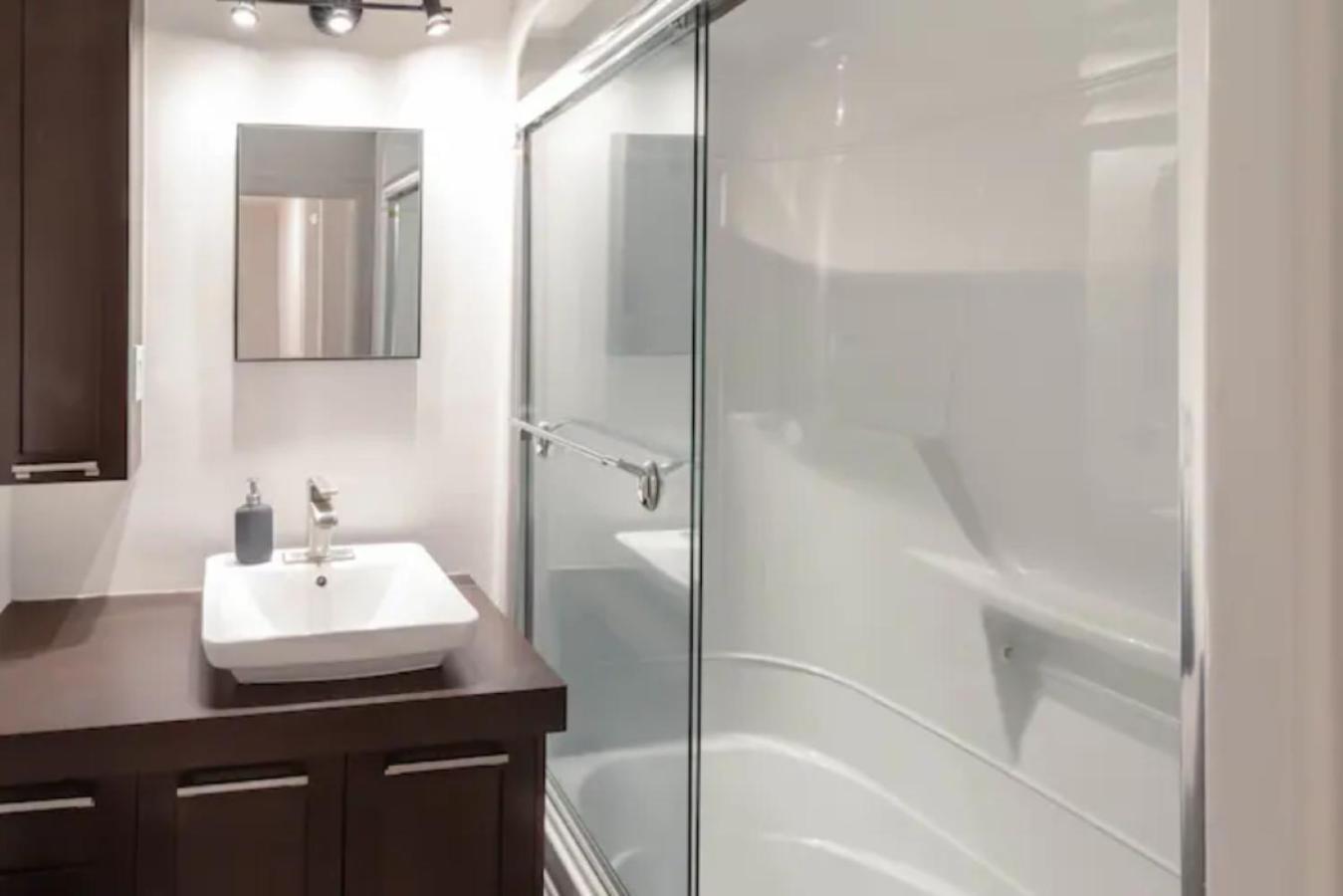 Golden Cross // Typical Old Quebec Appartement Экстерьер фото